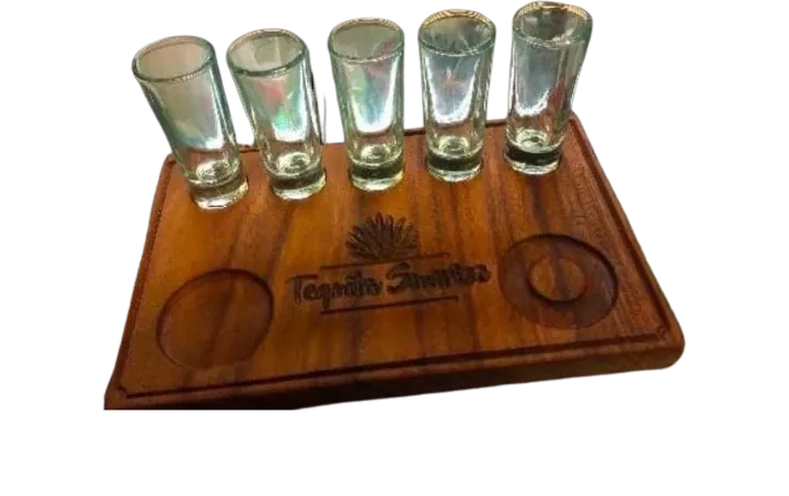 Tabla de Madera de Parota para Tequila Personalizable
